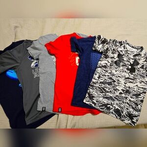 Boys Medium Under Armour Tees x6